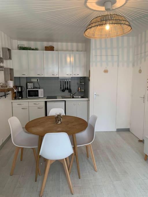 Houlgate Souplex 50M Plage Et Commerces المظهر الخارجي الصورة